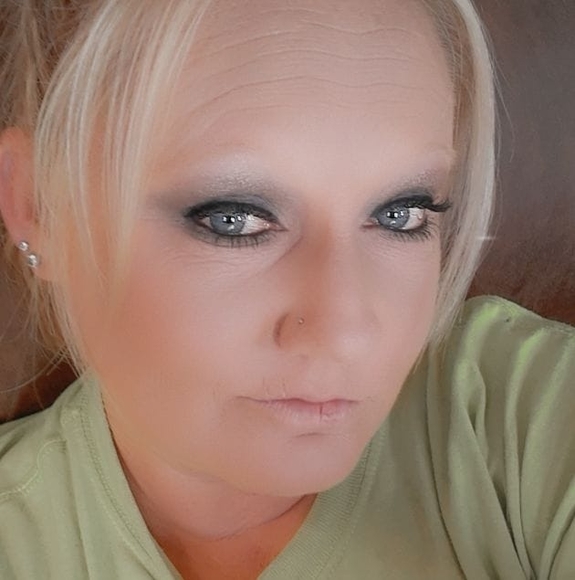 christinaell820